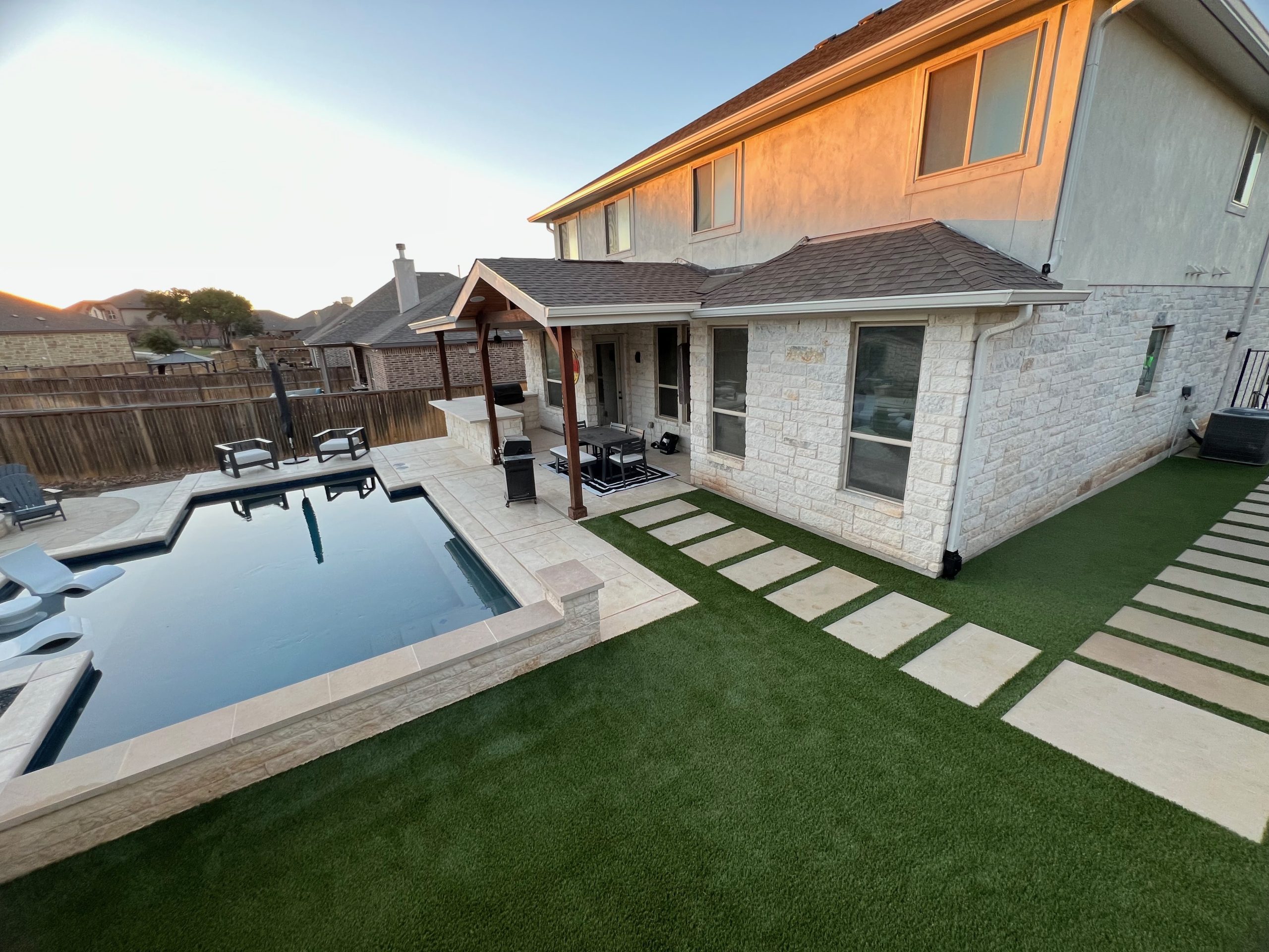 Orange County Artificial Turf Pool Deck SYNLawn